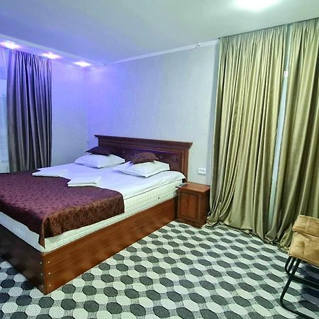 Хостел Status House Фергана Экстерьер фото