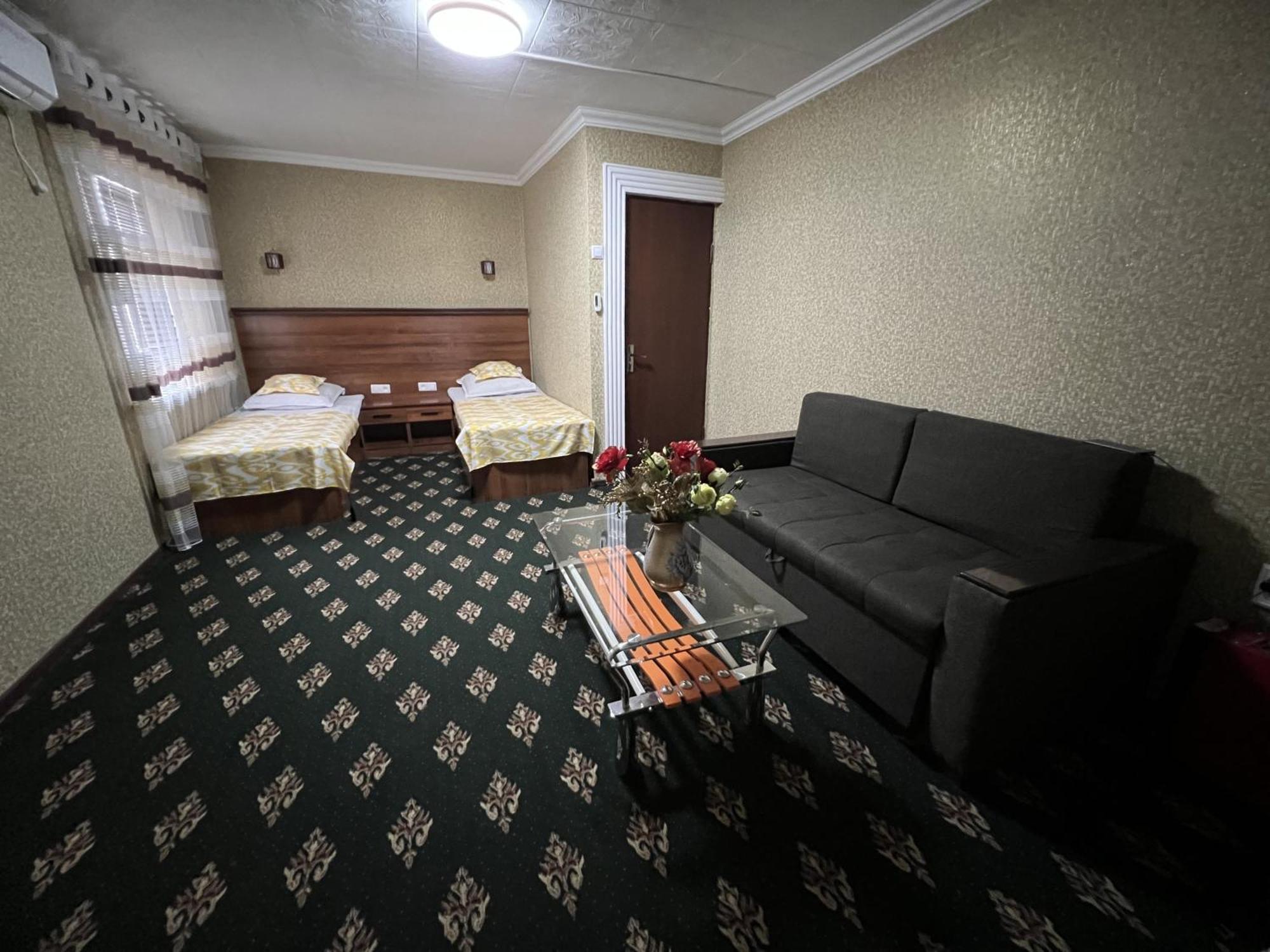 Хостел Status House Фергана Экстерьер фото